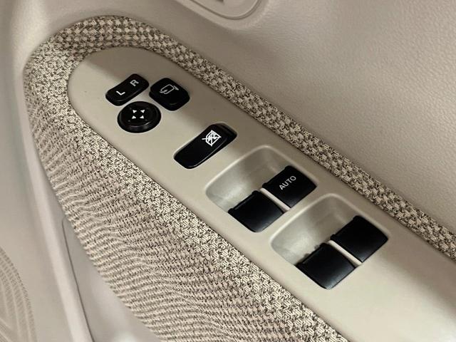 アルトラパン X SDナビ バックカメラ 衝突被害軽減システム シートヒーター ドラレコ スマートキー HIDヘッド オートライト オートエアコン 純正14インチアルミ Bluetooth CD DVD再生 フルセグ(32枚目)