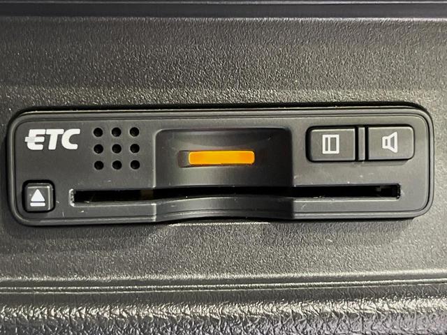 オデッセイ アブソルート　両側電動スライドドア　バックカメラ　衝突被害軽減システム　禁煙車　ハーフレザーシート　スマートキー　ＬＥＤヘッドライト　ビルトインＥＴＣ　クルコン　オートライト　オートエアコン　純正１７インチアルミ（5枚目）