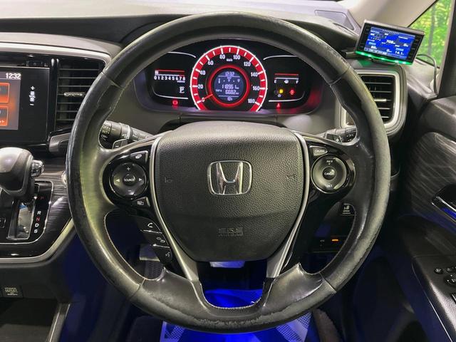 オデッセイ アブソルート　両側電動スライドドア　バックカメラ　衝突被害軽減システム　禁煙車　ハーフレザーシート　スマートキー　ＬＥＤヘッドライト　ビルトインＥＴＣ　クルコン　オートライト　オートエアコン　純正１７インチアルミ（12枚目）