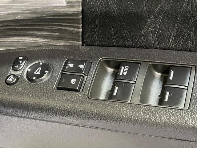 オデッセイ アブソルート　両側電動スライドドア　バックカメラ　衝突被害軽減システム　禁煙車　ハーフレザーシート　スマートキー　ＬＥＤヘッドライト　ビルトインＥＴＣ　クルコン　オートライト　オートエアコン　純正１７インチアルミ（42枚目）