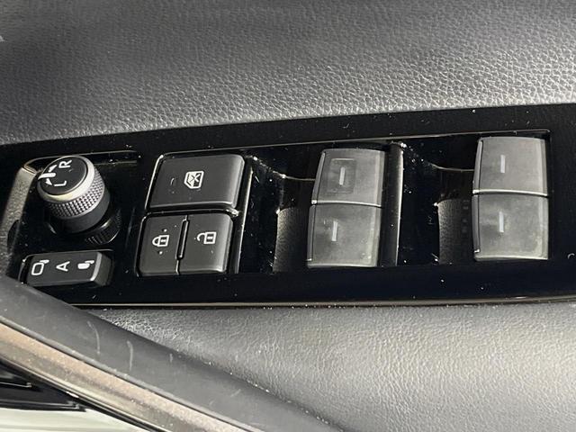 カローラツーリング ハイブリッド ダブルバイビー 純正ナビ バックカメラ 衝突被害軽減システム レーダークルーズ 禁煙車 ハーフレザーシート ドラレコ コーナーセンサー スマートキー LEDヘッド ビルトインETC オートハイビーム オートライト(41枚目)