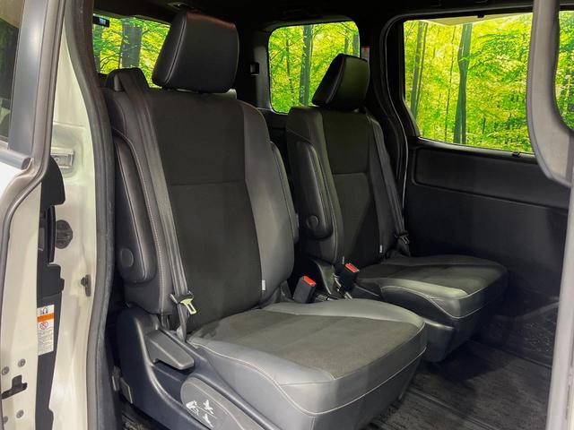 ノア Si ダブルバイビーII 純正10型ナビ 純正12型フリップダウンモニター 両側パワースライドドア 衝突軽減システム 禁煙車 ハーフレザーシート ETC ドライブレコーダー クリアランスソナー LEDヘッド リアオートエアコン(9枚目)