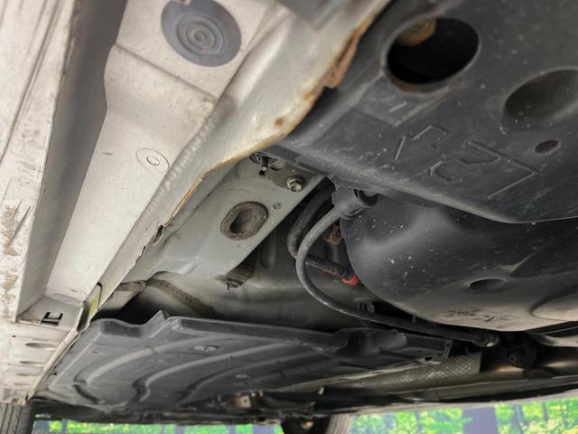 プリウス L 純正SDナビ バックカメラ 禁煙車 スマートキー ビルトインETC オートライト オートエアコン Bluetooth フルセグTV 電動格納ミラー(21枚目)