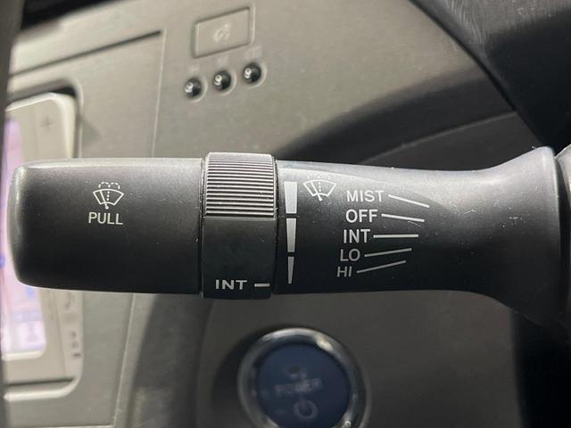 プリウス L 純正SDナビ バックカメラ 禁煙車 スマートキー ビルトインETC オートライト オートエアコン Bluetooth フルセグTV 電動格納ミラー(25枚目)