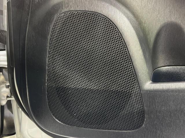 プリウス L 純正SDナビ バックカメラ 禁煙車 スマートキー ビルトインETC オートライト オートエアコン Bluetooth フルセグTV 電動格納ミラー(45枚目)