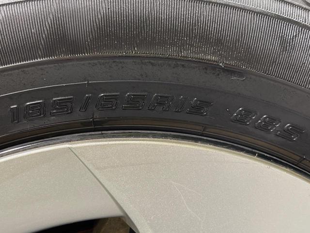 プリウス L 純正SDナビ バックカメラ 禁煙車 スマートキー ビルトインETC オートライト オートエアコン Bluetooth フルセグTV 電動格納ミラー(47枚目)