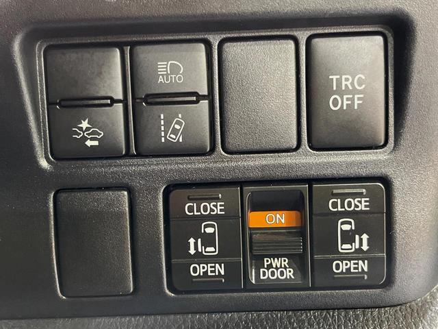 ヴォクシー ハイブリッドＺＳ　煌ＩＩＩ　純正１０型ナビ　純正１２型フリップダウンモニター　禁煙車　衝突軽減システム　クリアランスソナー　バックカメラ　ＥＴＣ　ドラレコ　ハーフレザーシート　リアオートエアコン　ＬＥＤヘッドライト（6枚目）