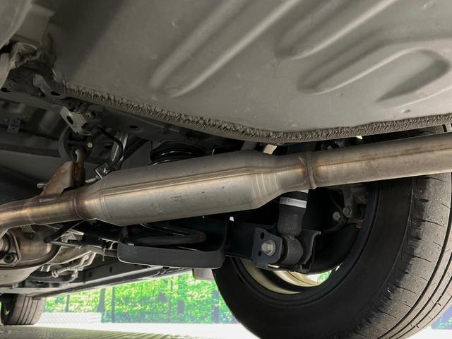 ヴォクシー ハイブリッドＺＳ　煌ＩＩＩ　純正１０型ナビ　純正１２型フリップダウンモニター　禁煙車　衝突軽減システム　クリアランスソナー　バックカメラ　ＥＴＣ　ドラレコ　ハーフレザーシート　リアオートエアコン　ＬＥＤヘッドライト（20枚目）