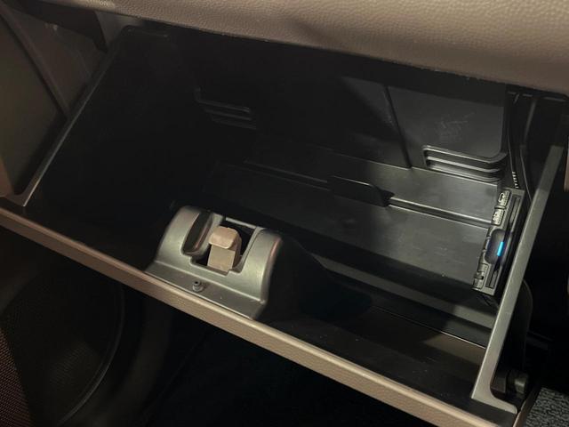 アルトラパンショコラ Ｘ　純正オーディオ　ＥＴＣ　禁煙車　オートエアコン　ＨＩＤヘッドライト　スマートキー　アイドリングストップ　純正１４インチアルミホイール　オートライト　電動格納ドアミラー（41枚目）