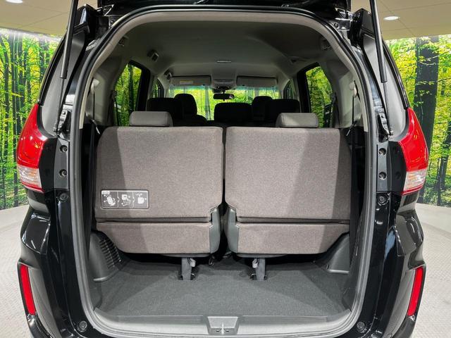 フリード Ｇ・ホンダセンシング　両側電動ドア　ＳＤナビ　バックカメラ　衝突被害軽減システム　レーダークルーズ　禁煙車　スマートキー　ＥＴＣ　オートライト　オートエアコン　Ｂｌｕｅｔｏｏｔｈ　ＣＤ（11枚目）