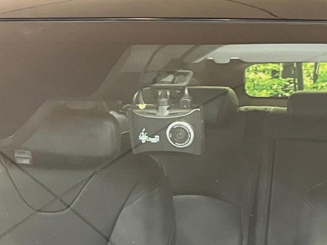 プリウス Ｓツーリングセレクション　モデリスタフルエアロ　純正ナビ　バックカメラ　ＥＴＣ　ドラレコ　トヨタセーフティセンス　レーダークルーズ　クリアランスソナー　合皮シート　シートヒーター　ＬＥＤヘッドライト　Ｂｌｕｅｔｏｏｔｈ（7枚目）