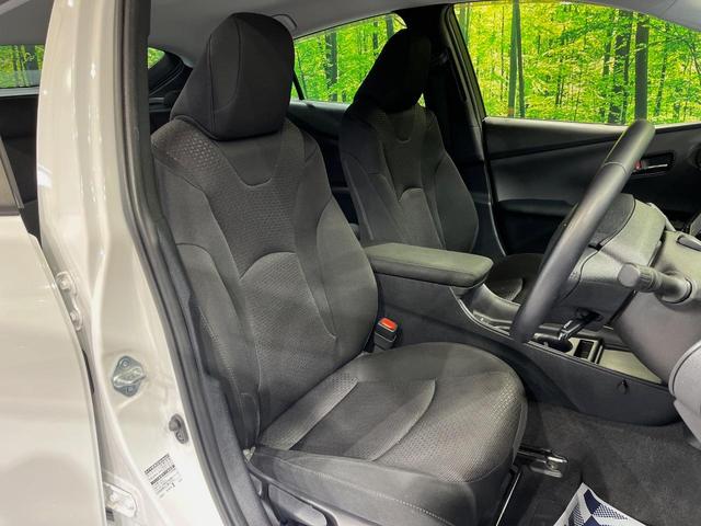 プリウス Ｓ　純正ナビ　バックカメラ　衝突軽減システム　レーダークルーズ　禁煙車　クリアランスソナー　スマートキー　ＬＥＤヘッド　ビルトインＥＴＣ　オートハイビーム　オートライト　オートエアコン（8枚目）