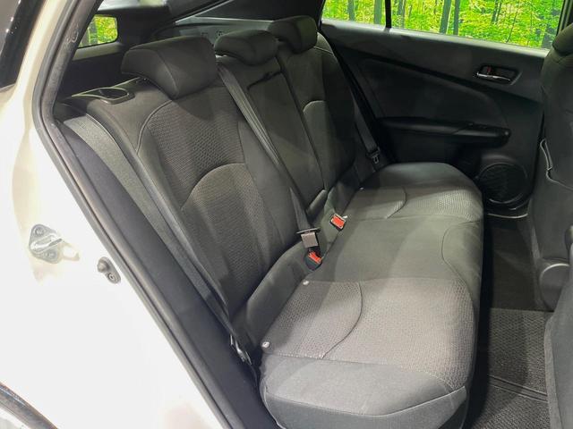 プリウス Ｓ　純正ナビ　バックカメラ　衝突軽減システム　レーダークルーズ　禁煙車　クリアランスソナー　スマートキー　ＬＥＤヘッド　ビルトインＥＴＣ　オートハイビーム　オートライト　オートエアコン（9枚目）