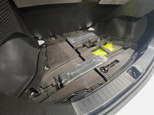 プリウス Ｓ　純正ナビ　バックカメラ　衝突軽減システム　レーダークルーズ　禁煙車　クリアランスソナー　スマートキー　ＬＥＤヘッド　ビルトインＥＴＣ　オートハイビーム　オートライト　オートエアコン（43枚目）