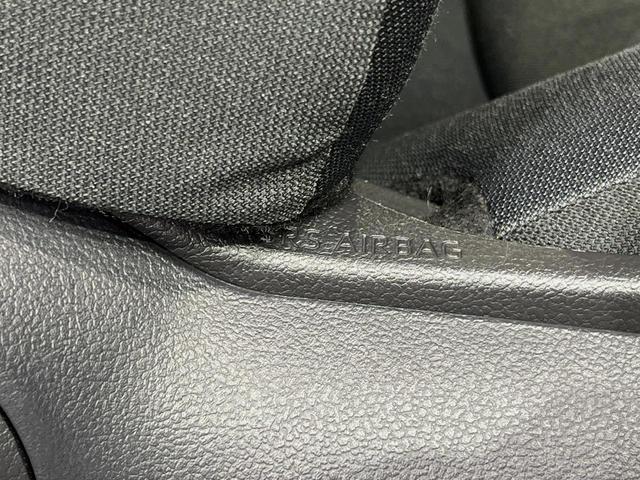 アクア X 純正ディスプレイオーディオナビ付 バックカメラ 衝突被害軽減システム 100V電源 レーダークルーズ 禁煙車 コーナーセンサー スマートキー LEDヘッド オートハイビーム 車線逸脱警報(35枚目)