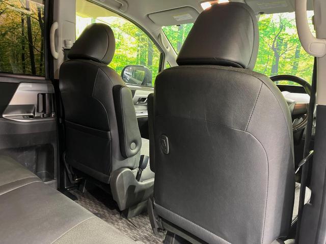 ヴォクシー ZS 煌Z 純正8型ナビ 両側電動ドア バックカメラ 禁煙車 ハーフレザーシート スマートキー HIDヘッド ビルトインETC オートエアコン 純正16インチアルミ Bluetooth CD DVD再生(43枚目)