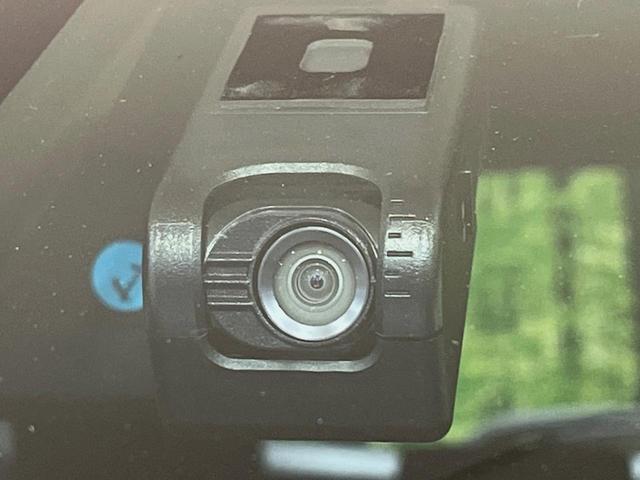 【ドライブレコーダー】安心・安全なカーライフに必須のドライブレコーダーを装備！走行中はもちろん、あおり運転や事故に遭遇した際の状況も映像で記録し、万一のリスクに備えます。