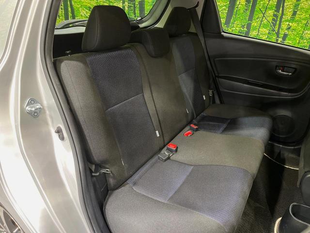 後部座席も気になるようなキズ・汚れやへたり等、大きなダメージはなく、良好な状態です。