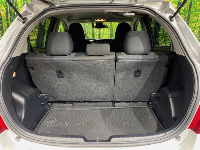 普段のお買い物や通勤、送迎等に十分な荷室スペースを確保しております。セカンドシートを倒すと、大きな荷物の積載も可能です♪