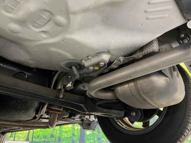 お車を安心してお乗りいただく為には、足回りの定期点検が欠かせません。サービスサポート（有償保証）では無料点検もご提供しており、安心のカーライフをお過ごしいただけるサポート体制が整っています。