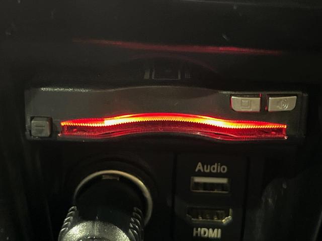 デリカD:5 P 4WD 両側電動ドア 全周囲カメラ 衝突被害軽減システム レーダークルーズ 禁煙車 パワーシート ドラレコ スマートキー LEDヘッド ETC オートライト デュアルエアコン 純正18インチアルミ(6枚目)