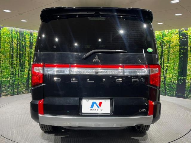 デリカD:5 P 4WD 両側電動ドア 全周囲カメラ 衝突被害軽減システム レーダークルーズ 禁煙車 パワーシート ドラレコ スマートキー LEDヘッド ETC オートライト デュアルエアコン 純正18インチアルミ(16枚目)