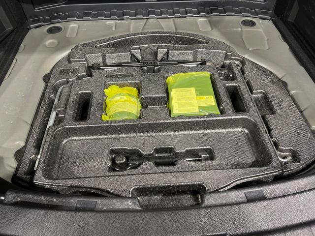 カローラツーリング ハイブリッド S 純正ディスプレイオーディオナビ付 バックカメラ ETC ドライブレコーダー 禁煙車 衝突軽減装置 スマートキー オートエアコン LEDヘッドライト 純正アルミホイール レーダークルーズコントロール(46枚目)