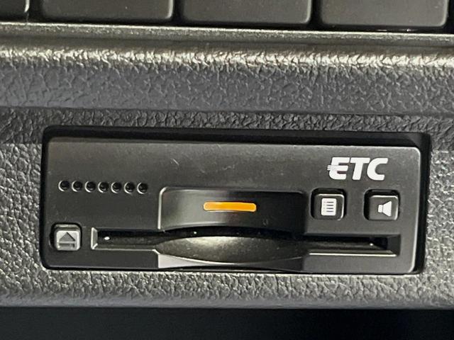 クロスビー ハイブリッドMZ 純正8型ナビ 全周囲カメラ 衝突軽減システム 禁煙車 ETC ドライブレコーダー カモフラージュ柄サイドデカール LEDヘッドライト クルコン シートヒーター パーキングセンサー Bluetooth(6枚目)