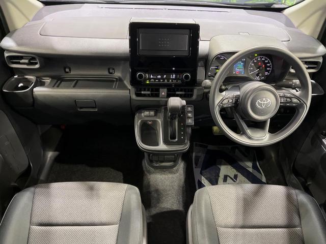 シエンタ ハイブリッドＸ　７人　登録済未使用車　電動スライドドア　衝突被害軽減システム　レーダークルーズコントロール　コーナーセンサー　スマートキー　ＬＥＤヘッドライト　オートマチックハイビーム　オートライト　オートエアコン（2枚目）