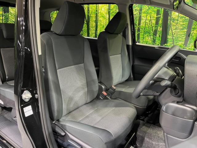 シエンタ ハイブリッドＸ　７人　登録済未使用車　電動スライドドア　衝突被害軽減システム　レーダークルーズコントロール　コーナーセンサー　スマートキー　ＬＥＤヘッドライト　オートマチックハイビーム　オートライト　オートエアコン（8枚目）