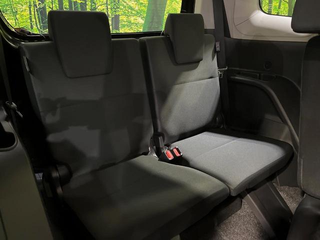 シエンタ ハイブリッドＸ　７人　登録済未使用車　電動スライドドア　衝突被害軽減システム　レーダークルーズコントロール　コーナーセンサー　スマートキー　ＬＥＤヘッドライト　オートマチックハイビーム　オートライト　オートエアコン（10枚目）