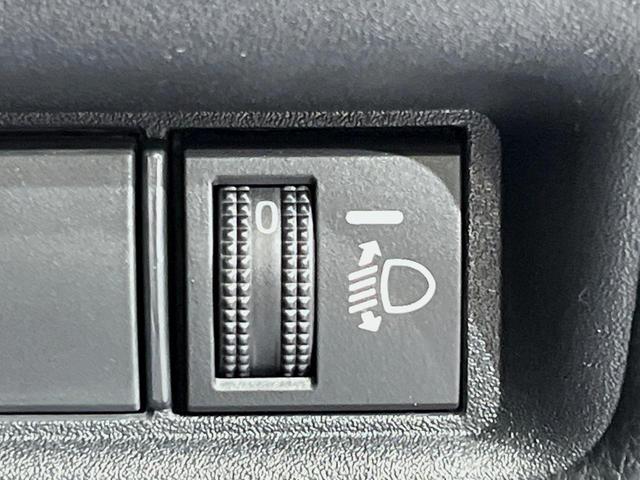 シエンタ ハイブリッドＸ　７人　登録済未使用車　電動スライドドア　衝突被害軽減システム　レーダークルーズコントロール　コーナーセンサー　スマートキー　ＬＥＤヘッドライト　オートマチックハイビーム　オートライト　オートエアコン（28枚目）