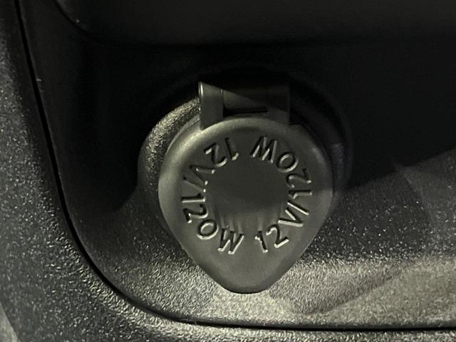 シエンタ ハイブリッドＸ　７人　登録済未使用車　電動スライドドア　衝突被害軽減システム　レーダークルーズコントロール　コーナーセンサー　スマートキー　ＬＥＤヘッドライト　オートマチックハイビーム　オートライト　オートエアコン（36枚目）