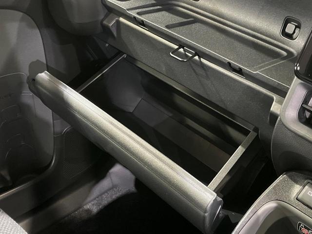 シエンタ ハイブリッドＸ　７人　登録済未使用車　電動スライドドア　衝突被害軽減システム　レーダークルーズコントロール　コーナーセンサー　スマートキー　ＬＥＤヘッドライト　オートマチックハイビーム　オートライト　オートエアコン（45枚目）