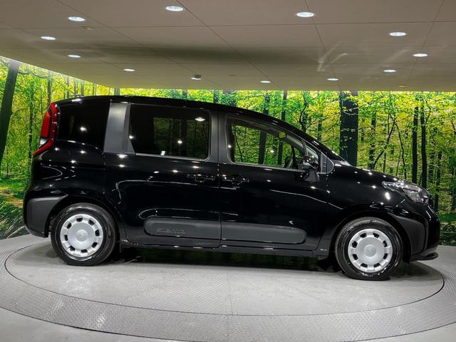 シエンタ ハイブリッドＸ　７人　登録済未使用車　電動スライドドア　衝突被害軽減システム　レーダークルーズコントロール　コーナーセンサー　スマートキー　ＬＥＤヘッドライト　オートマチックハイビーム　オートライト　オートエアコン（52枚目）