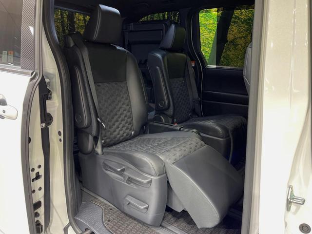 ヴォクシー ハイブリッドＳ－Ｚ　モデリスタフルエアロ　シグネチャーイルミ　快適利便ＰＫＧ　１０．５型ナビ　ブラインドスポットモニター　トヨタチームメイト　ドライビングサポートＰＫＧ　プロジェクターＬＥＤヘッド　ユニバーサルステップ（9枚目）