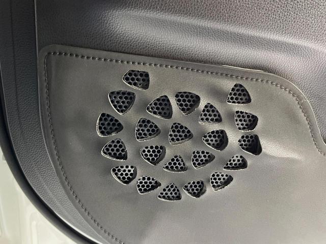 ヴォクシー ハイブリッドＳ－Ｚ　モデリスタフルエアロ　シグネチャーイルミ　快適利便ＰＫＧ　１０．５型ナビ　ブラインドスポットモニター　トヨタチームメイト　ドライビングサポートＰＫＧ　プロジェクターＬＥＤヘッド　ユニバーサルステップ（62枚目）