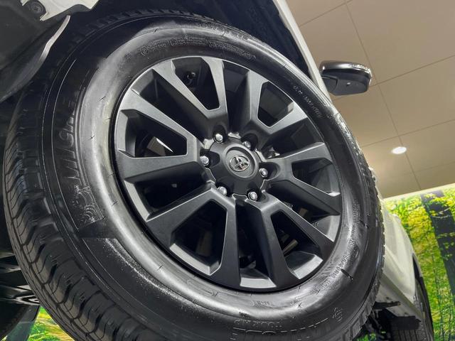 ランドクルーザープラド TX Lパッケージ マットブラックエディション 4WD 7人乗り サンルーフ 9インチディスプレイオーディオ 全周囲カメラ 衝突被害軽減システム レーダークルーズコントロール 禁煙車 レザーシート スマートキー LEDヘッドライト ビルトインETC(12枚目)