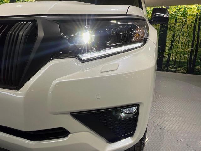 ランドクルーザープラド TX Lパッケージ マットブラックエディション 4WD 7人乗り サンルーフ 9インチディスプレイオーディオ 全周囲カメラ 衝突被害軽減システム レーダークルーズコントロール 禁煙車 レザーシート スマートキー LEDヘッドライト ビルトインETC(13枚目)