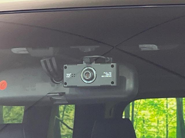 【ドライブレコーダー】安心・安全なカーライフに必須のドライブレコーダーを装備！走行中はもちろん、あおり運転や事故に遭遇した際の状況も映像で記録し、万一のリスクに備えます。