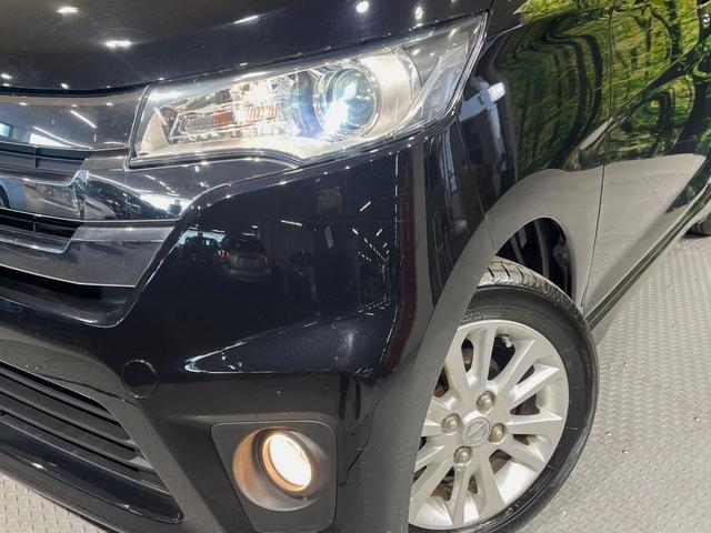 【ＨＩＤヘッドライト】非常に明るく前方を照らしてくれるので、悪天候や夜間の走行時も視界良好で安心してお乗りいただけます。