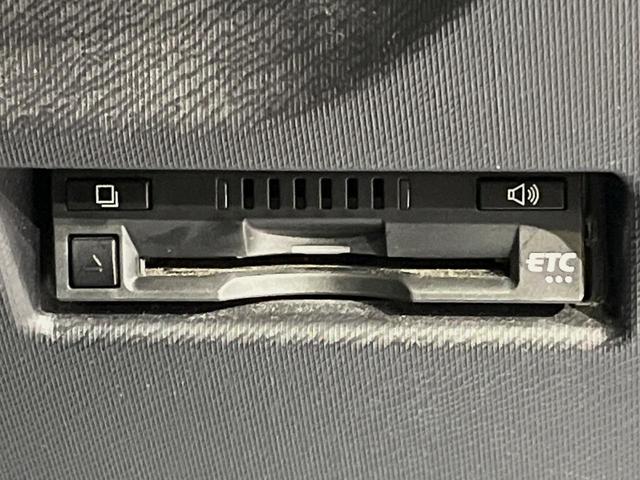 アクア Ｓスタイルブラック　純正ナビ　衝突軽減システム　禁煙車　バックカメラ　ＥＴＣ　ドライブレコーダー　フルセグＴＶ　Ｂｌｕｅｔｏｏｔｈ　スマートキー　プッシュスタート　オートライト　オートエアコン（7枚目）