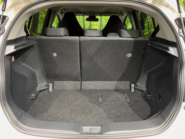 アクア Ｘ　ナビ付ディスプレイオーディオ　禁煙車　ＡＣ１００Ｖ電源　トヨタセーフティセンス　レーダークルーズ　バックカメラ　ＥＴＣ　ＬＥＤヘッドライト　Ｂｌｕｅｔｏｏｔｈ　スマートキー　オートエアコン（10枚目）