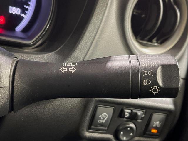 ノート X Vセレクション+セーフティII 全周囲カメラ 衝突被害軽減システム 禁煙車 コーナーセンサー スマートキー LEDヘッド オートライト オートエアコン CD DVD再生 地デジ(28枚目)