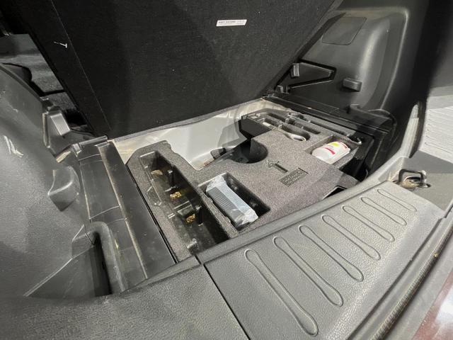 ノート X Vセレクション+セーフティII 全周囲カメラ 衝突被害軽減システム 禁煙車 コーナーセンサー スマートキー LEDヘッド オートライト オートエアコン CD DVD再生 地デジ(51枚目)