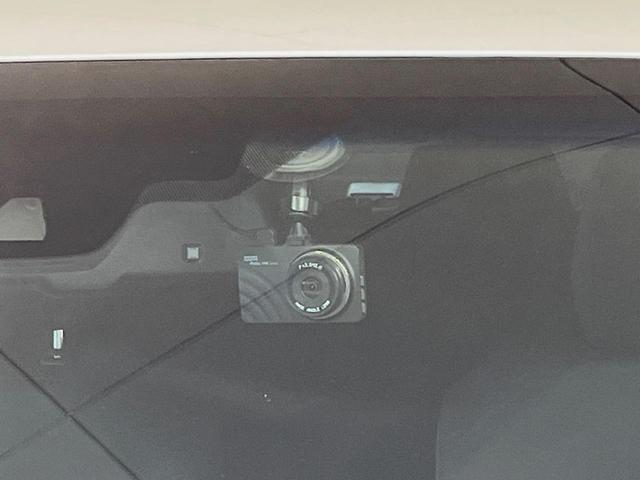 カムリ ＷＳ　バックカメラ　衝突被害軽減システム　レーダークルーズ　禁煙車　ハーフレザーシート　パワーシート　ドラレコ　コーナーセンサー　スマートキー　ＬＥＤヘッド　ビルトインＥＴＣ　純正１７インチアルミ（6枚目）