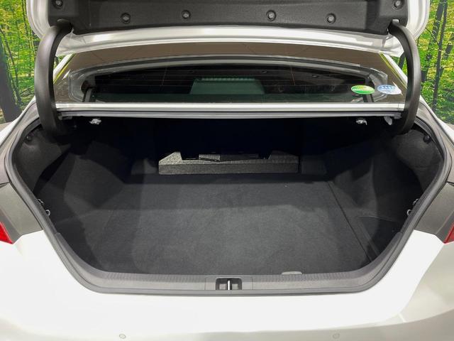 カムリ ＷＳ　バックカメラ　衝突被害軽減システム　レーダークルーズ　禁煙車　ハーフレザーシート　パワーシート　ドラレコ　コーナーセンサー　スマートキー　ＬＥＤヘッド　ビルトインＥＴＣ　純正１７インチアルミ（10枚目）