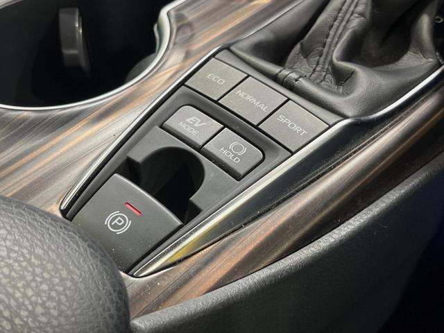 カムリ ＷＳ　バックカメラ　衝突被害軽減システム　レーダークルーズ　禁煙車　ハーフレザーシート　パワーシート　ドラレコ　コーナーセンサー　スマートキー　ＬＥＤヘッド　ビルトインＥＴＣ　純正１７インチアルミ（32枚目）