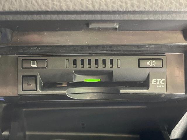 カムリ ＷＳ　バックカメラ　衝突被害軽減システム　レーダークルーズ　禁煙車　ハーフレザーシート　パワーシート　ドラレコ　コーナーセンサー　スマートキー　ＬＥＤヘッド　ビルトインＥＴＣ　純正１７インチアルミ（33枚目）