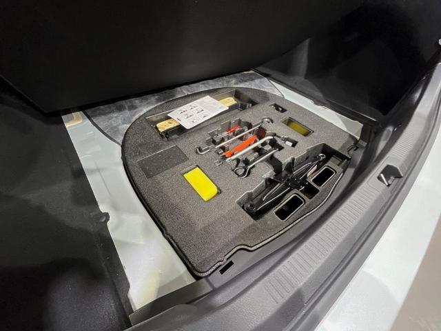 カムリ ＷＳ　バックカメラ　衝突被害軽減システム　レーダークルーズ　禁煙車　ハーフレザーシート　パワーシート　ドラレコ　コーナーセンサー　スマートキー　ＬＥＤヘッド　ビルトインＥＴＣ　純正１７インチアルミ（47枚目）